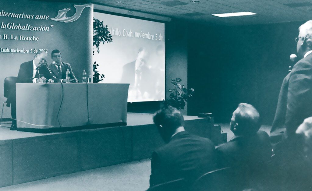 Lyndon LaRouches Rede an der Autonomen Universität des Bundesstaates Coahuila wurde per Videoschaltung an vier weitere Universitäten in Nordmexiko übertragen. Bilder: EIRNS