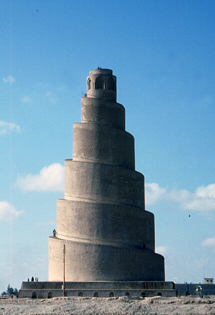 Minarett der Großen Moschee von Samarra, von dem viele im Westen glaubten, es sei der Turmbau zu Babel. Bild: Wikipedia/Chris Hoare